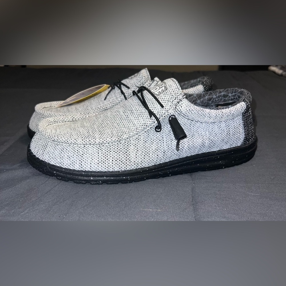 Men’s Hey Dude loafers. NWT size 13